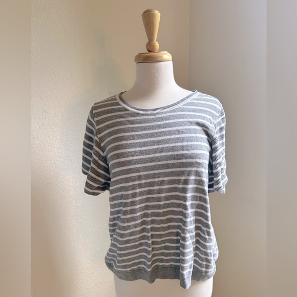 Banana Republic outlet short sleeve sweater - Picture 1 of 2